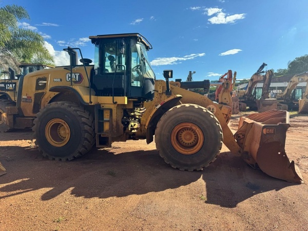 Pá Carregadeira Caterpillar 966C ano 2018