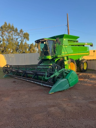 Colheitadeira John Deere STS 9750 ano 2008