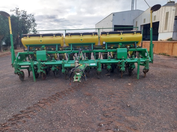 Plantadeira John Deere 1113 ano 2016