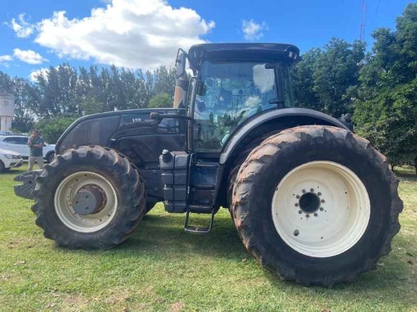 Trator Valtra S353 ano 2015