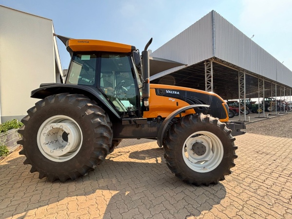 Trator Valtra BM 135 ano 2023