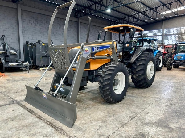 Trator Valtra BM125i ano 2014