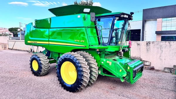 Colheitadeira John Deere STS 9770 ano 2013