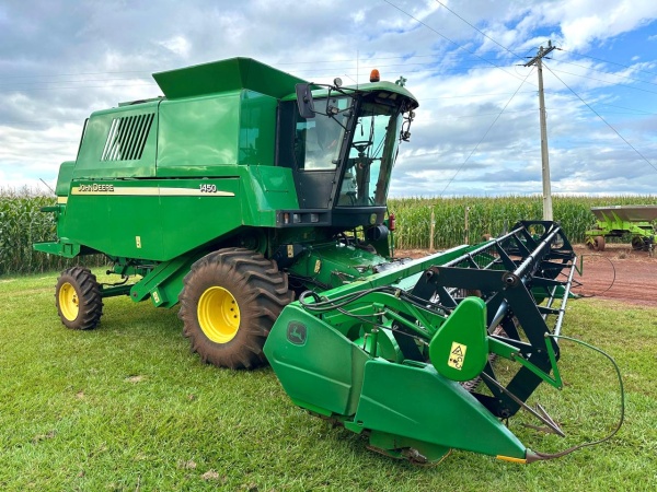 Colheitadeira John Deere 1450 ano 2004