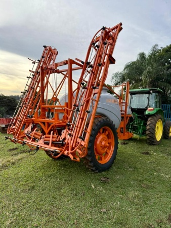 Pulverizador Jacto Advance 3000 ano 2012