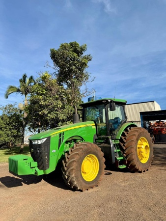 Trator John Deere 8270R ano 2022