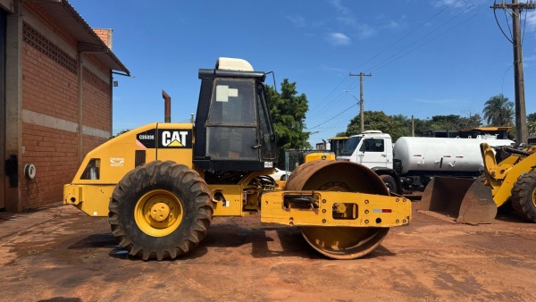Rolo Compactador Caterpillar CS-533E ano 2014