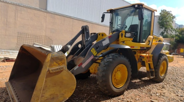 Pá Carregadeira Volvo L60 ano 2020
