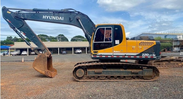 Escavadeira Hyundai 220LC-9S ano 2013