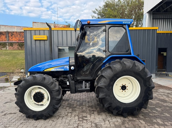 Trator New Holland TL 95 E ano 2007