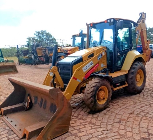 Retroescavadeira Caterpillar 416 F2 ano 2021