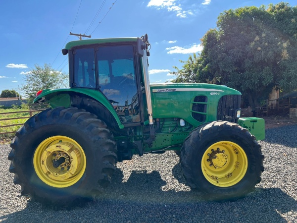 Trator John Deere 6190J ano 2017