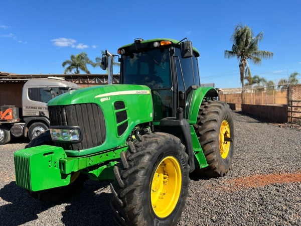 Trator John Deere 6190J ano 2017