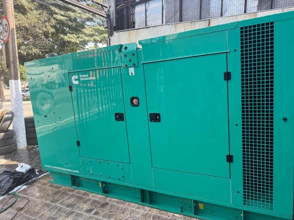Gerador de Energia Cummins 280 kVA ano 2020