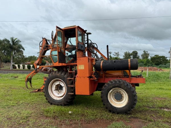 Trator Valtra BM 100 4x4 ano 2012