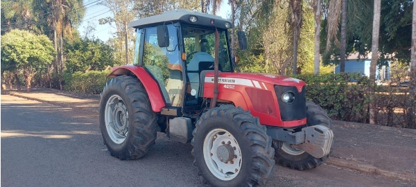 Trator Massey Ferguson MF4292/4 ano 2013