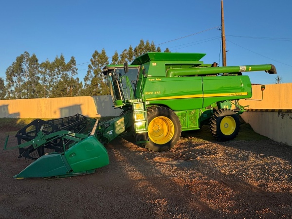Colheitadeira John Deere 9570 STS ano 2008