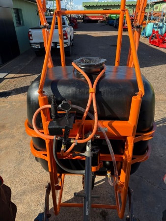 Pulverizador Jacto 600 Jacto ano 2010