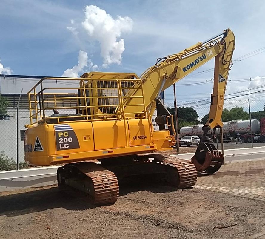 Escavadeira Komatsu PC200 ano 2017