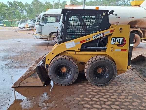 Mini Carregadeira Caterpillar 226B3 ano 2021