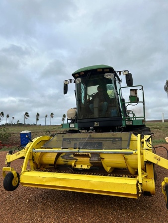 Forrageira Automotriz John Deere 6950 ano 2000
