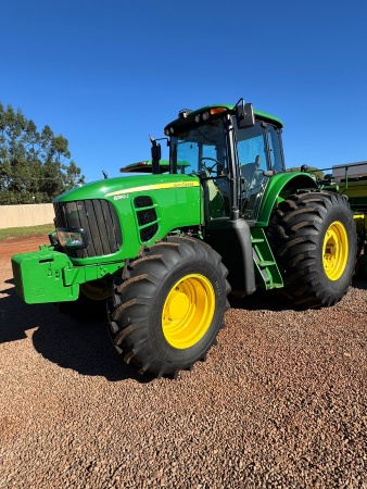 Trator John Deere 6190J ano 2017