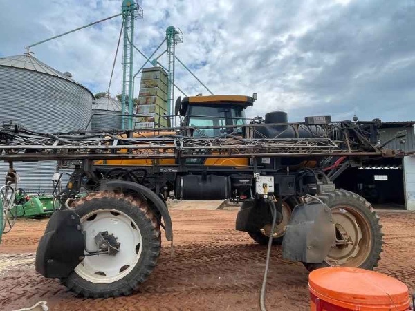 Pulverizador Autopropelido Valtra BS 3330H