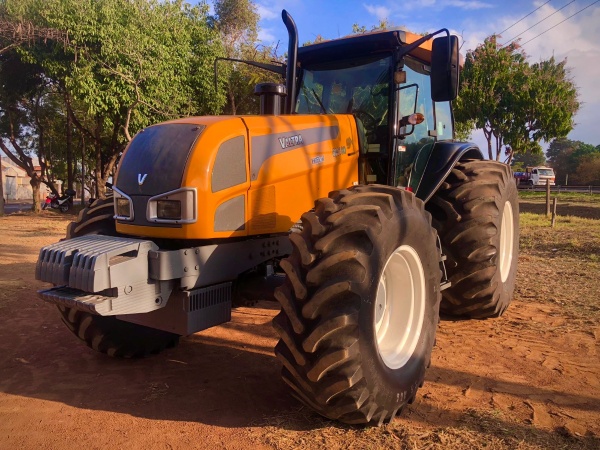 Trator Valtra BH 180 ano 2011