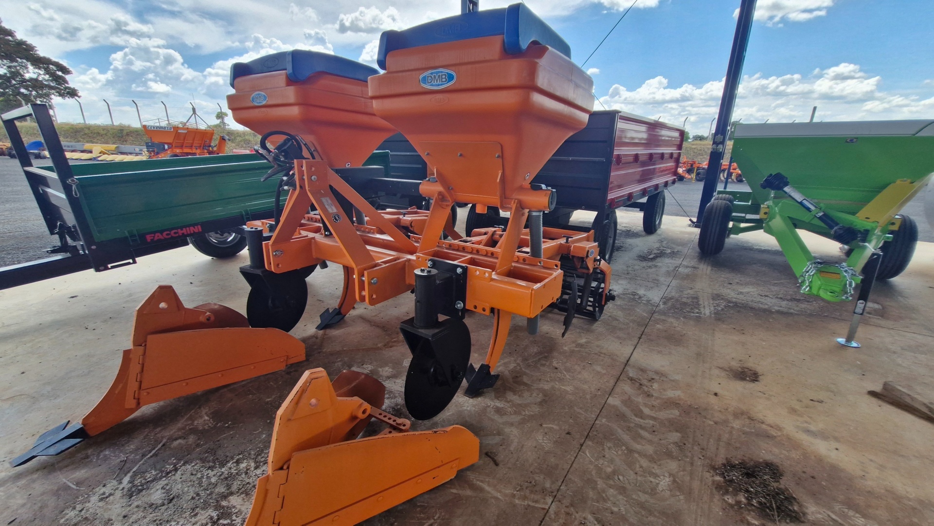 Outros implementos agrícolas DMB Cultivador de Cana DMB ano 2025