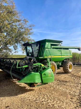 Colheitadeira John Deere 9750 ano 2003 - 9750 - Máquinas Agrícolas