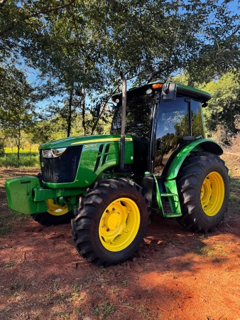 Trator John Deere 5090E ano 2020