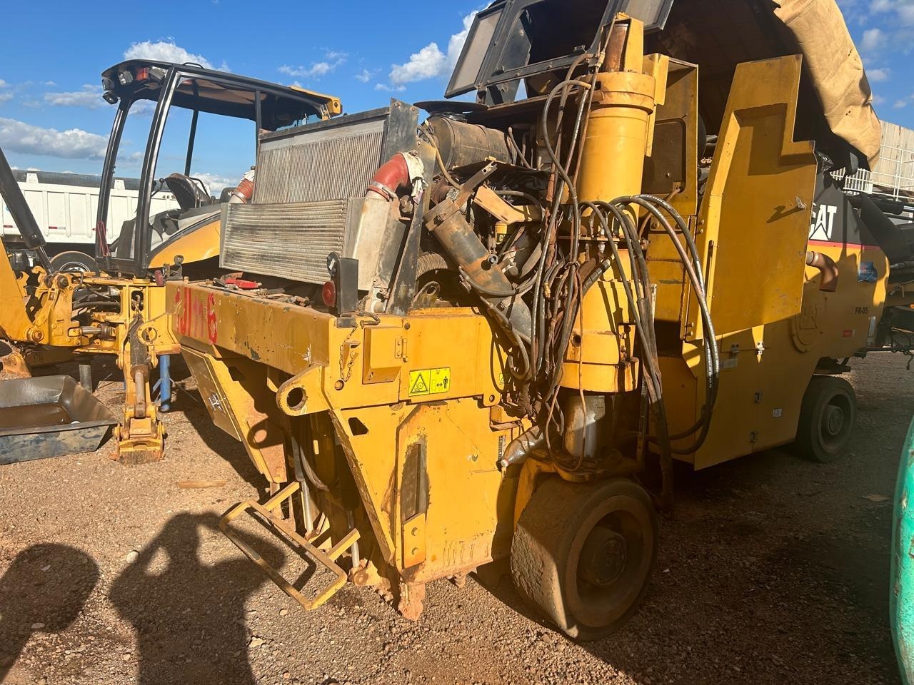 Fresadora Caterpillar PM102 ano 2009