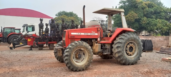 Trator Massey Ferguson MF 650 ano 2006