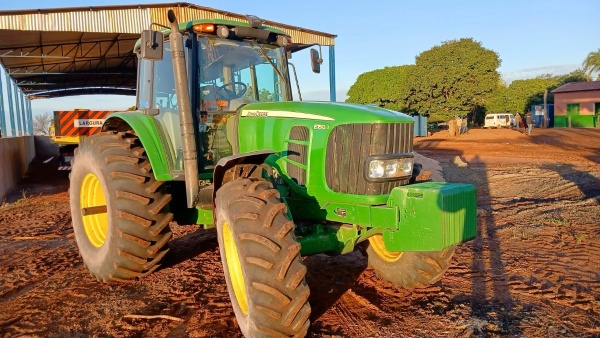 Trator John Deere 6150J ano 2022