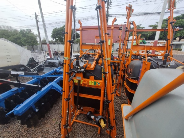 Pulverizador Cimag 600 L ano 2025