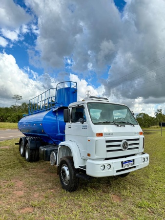 Caminhão Volkswagen 26220 6X4 ano 2008