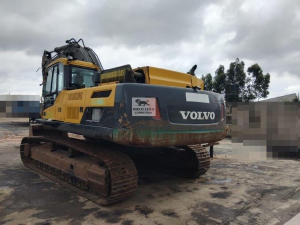 Escavadeira com Garras Volvo EC380 ano 2013