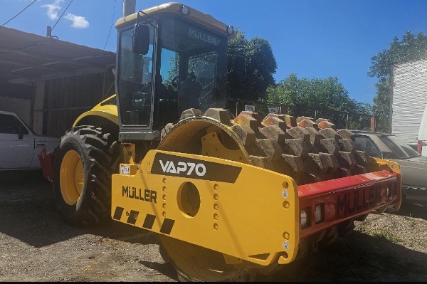 Rolo Compactador Müller VAP70 ano 2012
