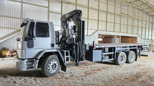Caminhão Ford CARGO 2428 ano 2010