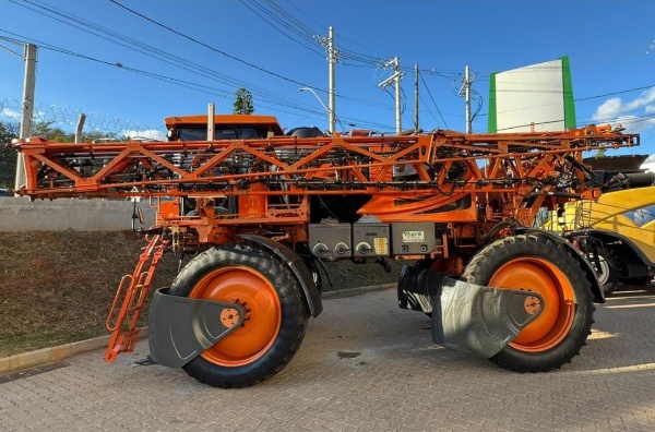 Pulverizador Autopropelido Jacto Uniport 3030 ano 2013