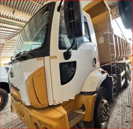 Caminhão Ford Cargo 2622E (6x4) ano 2012