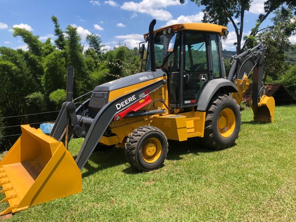 Retroescavadeira John Deere 310L