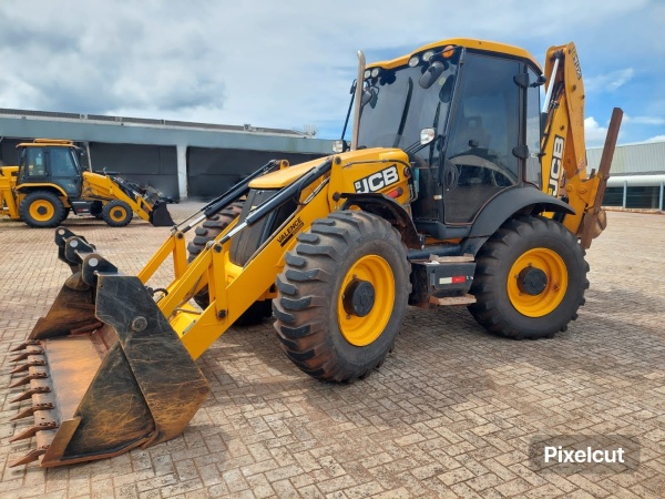 Retroescavadeira JCB 4CX ano 2023