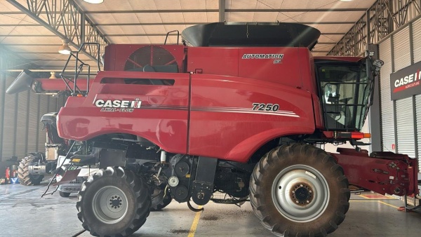 Colheitadeira Case 7250 ano 2022