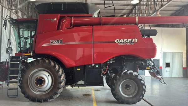 Colheitadeira Case 7250 ano 2022