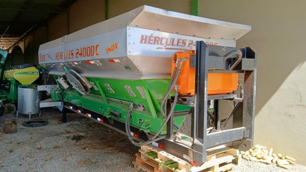 Distribuidor Stara Hércules 24.000c ano 2018