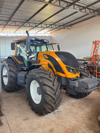Trator Valtra BH 224 ano 2021
