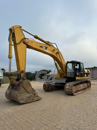 Escavadeira Caterpillar 330 ano 2002
