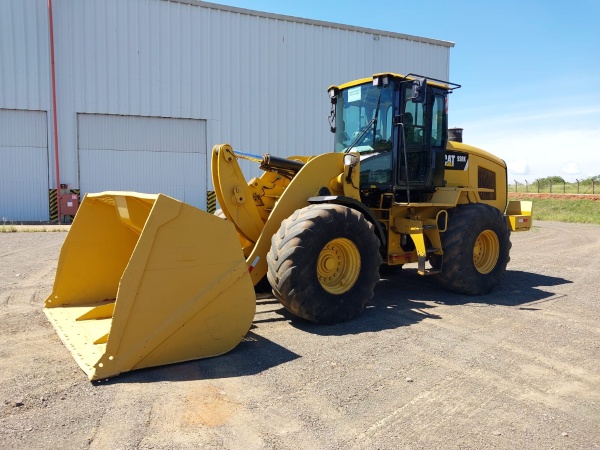 Pá Carregadeira Caterpillar 938K ano 2016