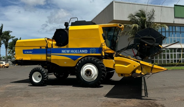 Colheitadeira New Holland TC 5090   ano 2017